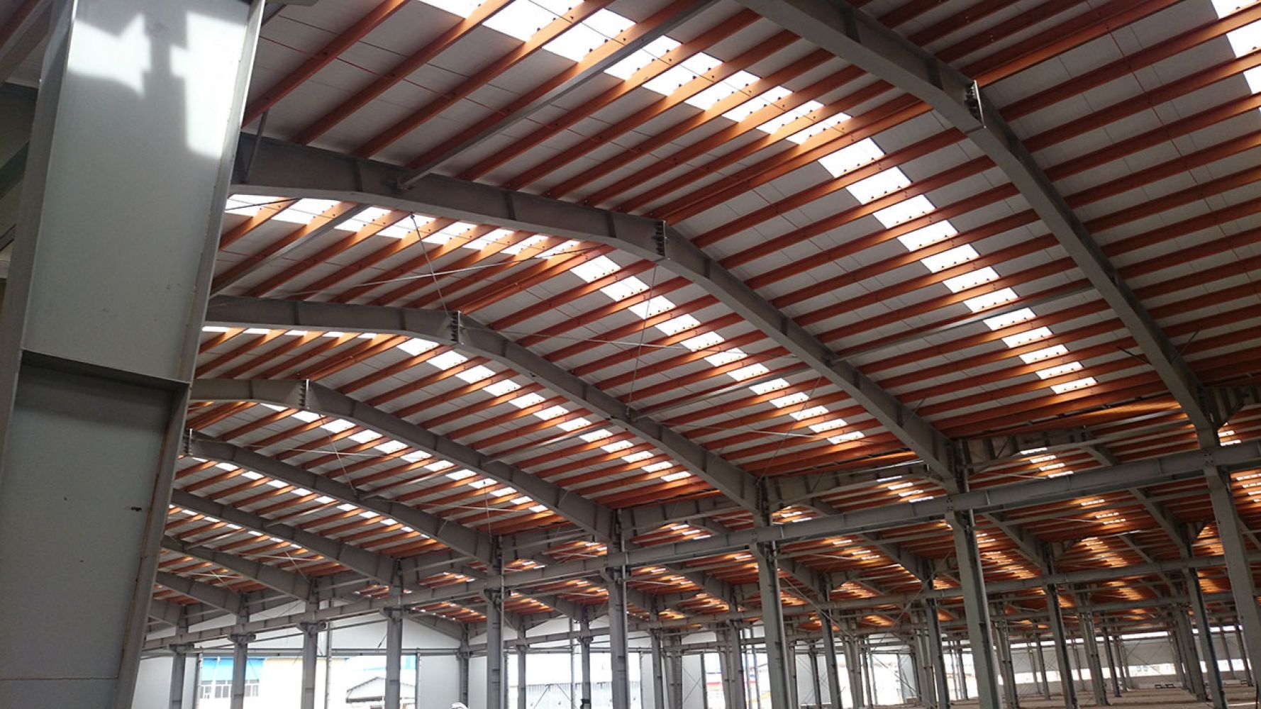 نقش ورق های پلی کربنات موجدار در نورپردازی