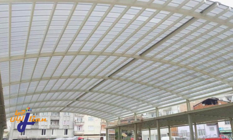 مقایسه ورق پلی کربنات با سایر متریال‌های سقف‌های شیب‌دار