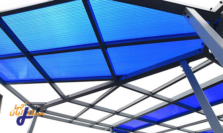 ویژگی‌ها و مزایای ورق پلی کربنات برای سقف‌های شیب‌دار