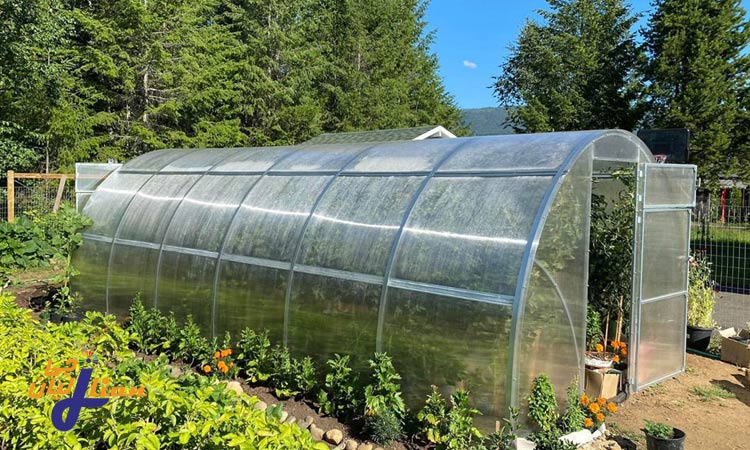 مزایای استفاده از ورق موجدار پلی کربنات در گلخانه‌ ها